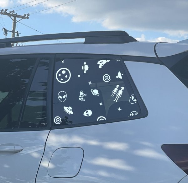 Aliens & UFOs Car Decal - Cute Sci-Fi Vinyl Sticker | Space Themed Vehicle Decor | Alien Lover Gift - Image 4